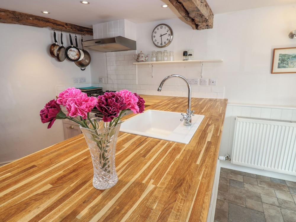 Cross View Cottage