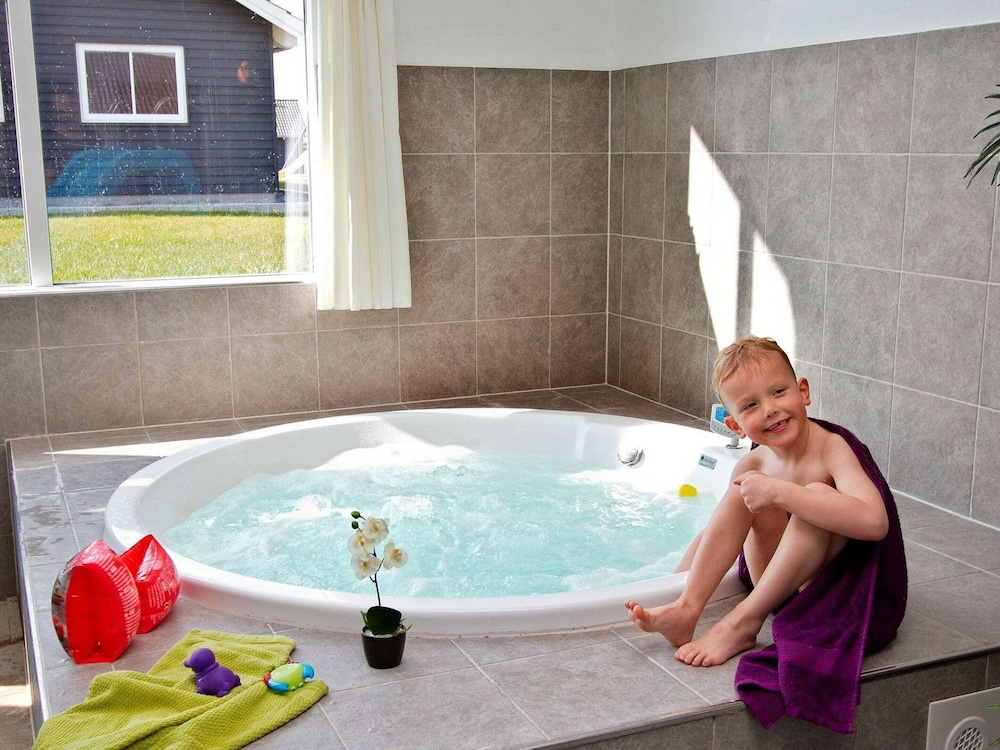 Luxury Pool Retreat in Kegnaes - By Traum Ferienwohnungen view 3