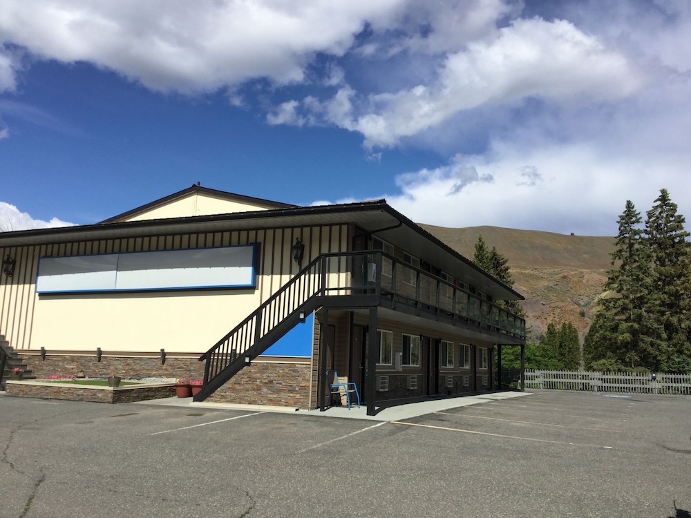 Riverside Motel