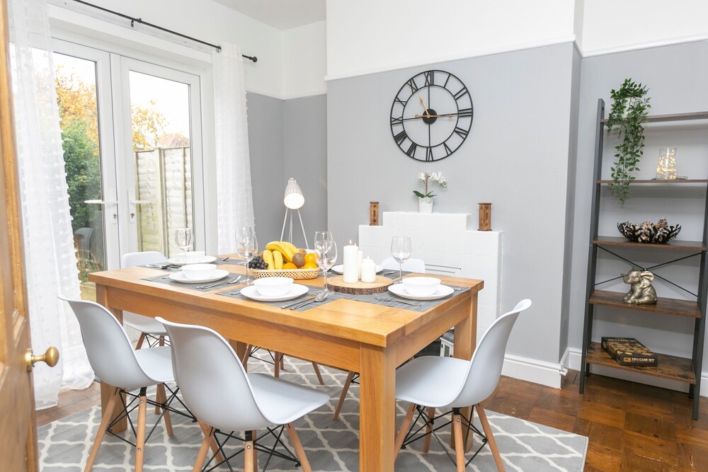 3 Bedroom House with Parking Bournemouth view 5