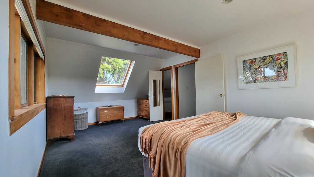 The Kauri Retreat - Sea Views & Spa Pool view 4