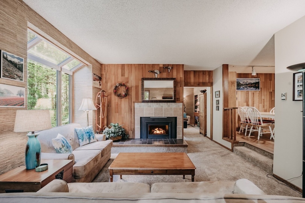 Glacier Mt Baker Lodging