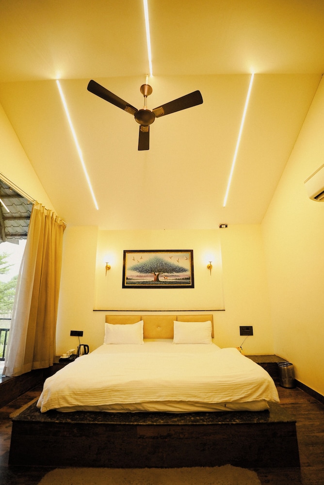AKAY Resort & Villas