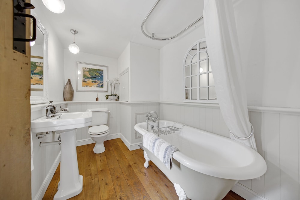 Host Stay Lakeview Cottage - Upper Hulme