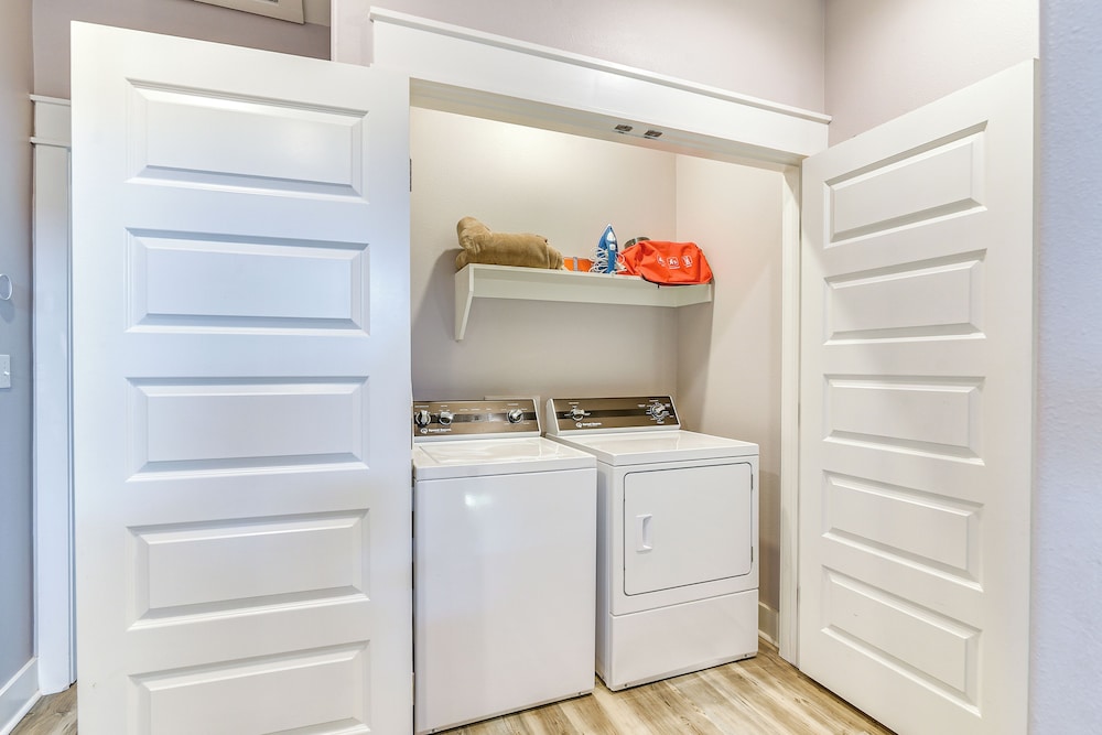 Walk to Coast: Crystal Beach Gem w/ Deck & Views