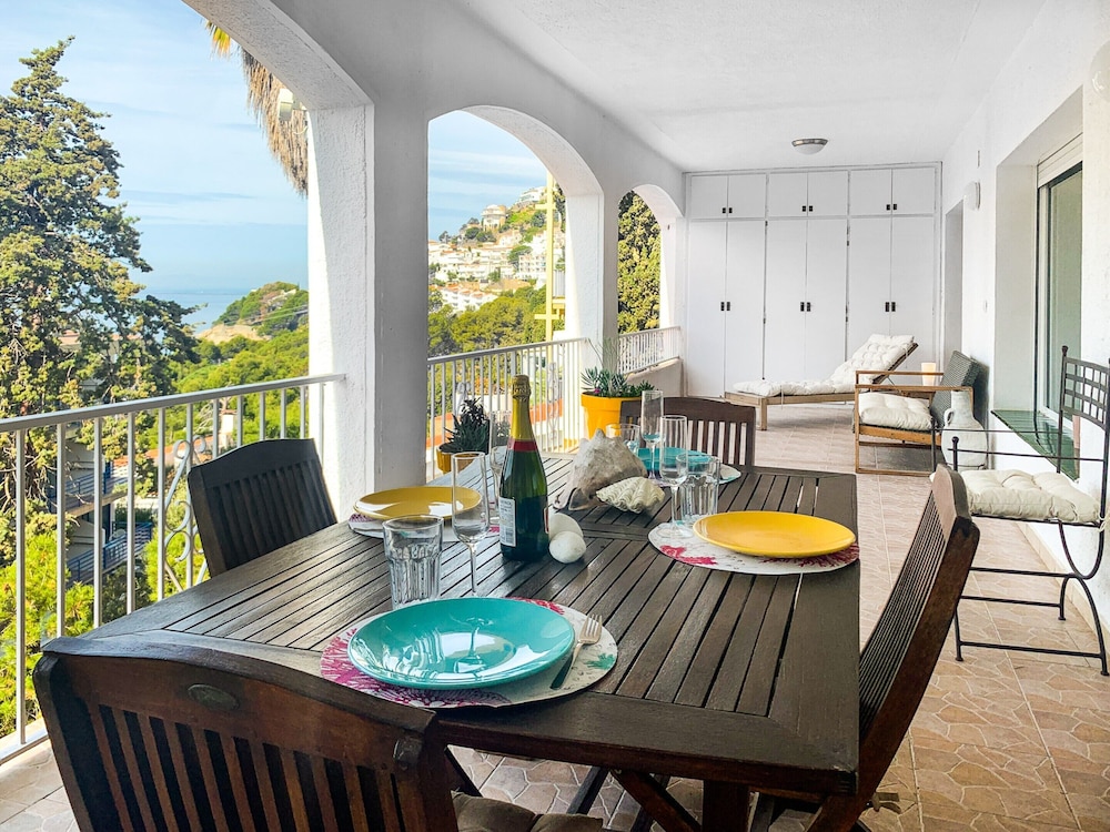 Apartment in Roses Near Canyelles Beach