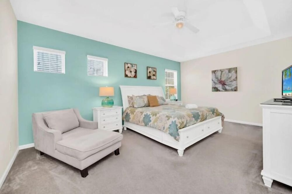 Stunner 6Br W/ South Pool, Lake View & Near Golf