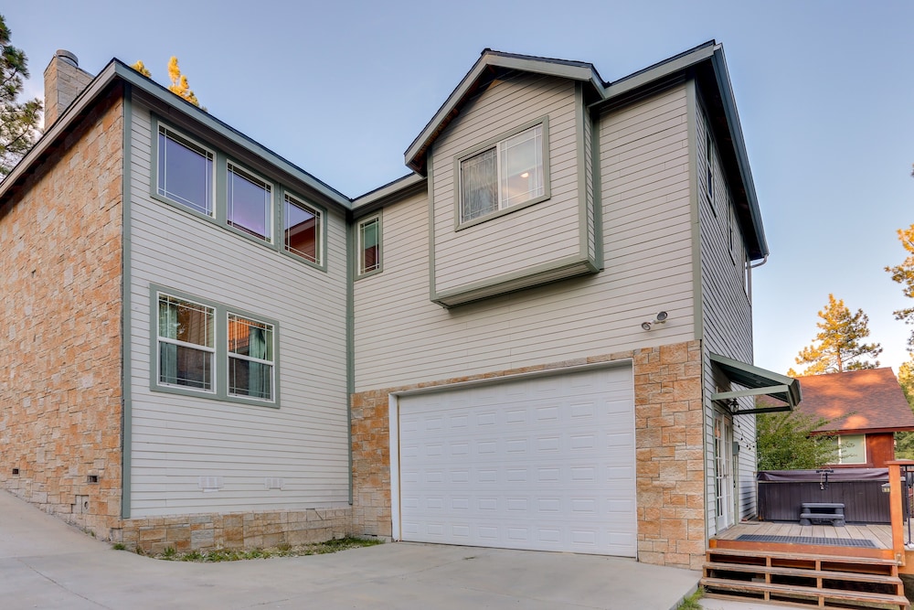 Spacious Big Bear Home w/ Game Room + Hot Tub!