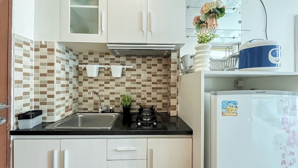 Neat Studio Room At Tifolia Apartment