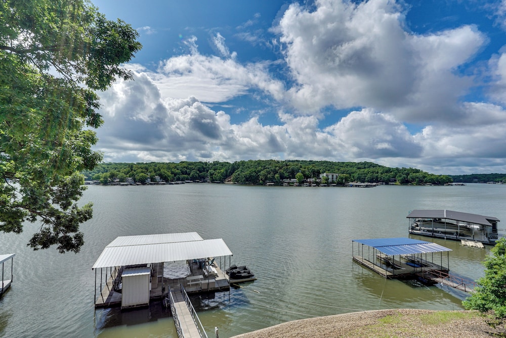 Boat Dock & Slip Access: Lake of the Ozarks Gem