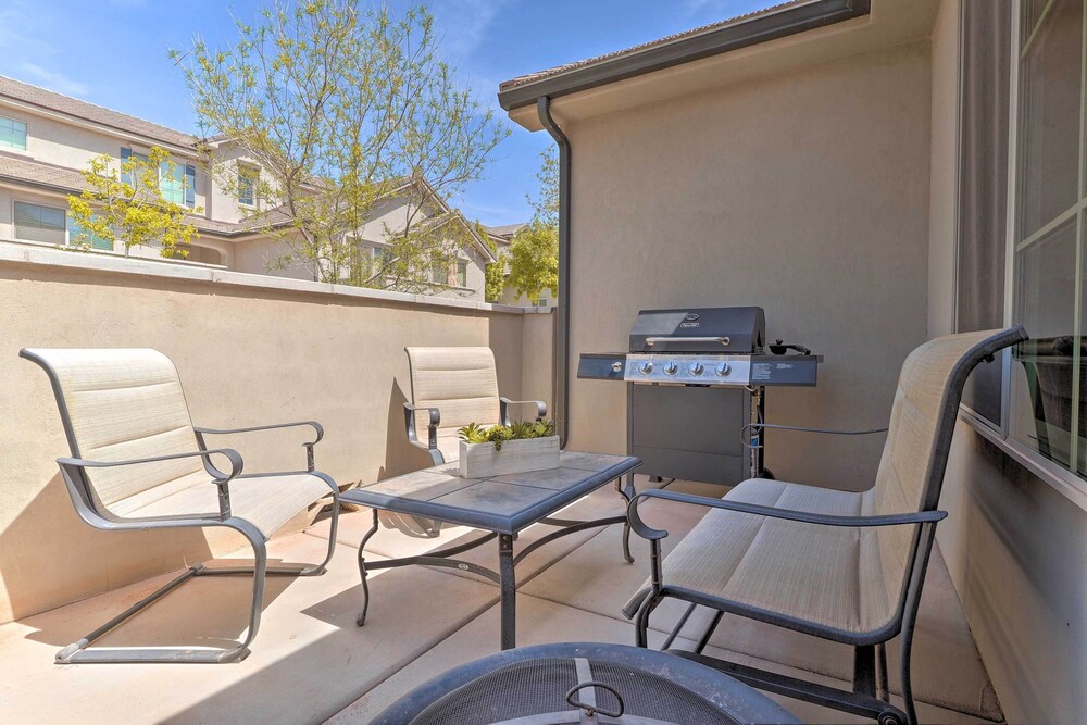'blue Sky Get-a-way' Townhome w/ Patio, Grill 4