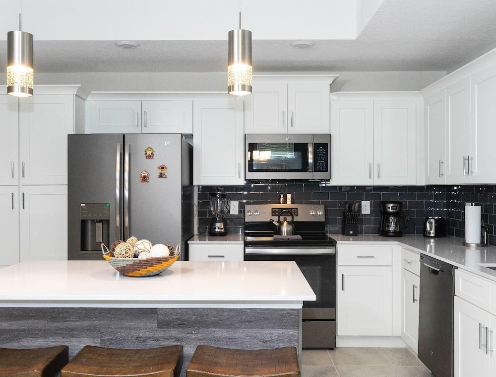 Amazing Townhome With Lake View at Storey Lake Resort