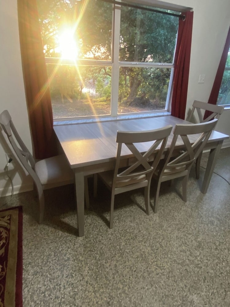 Modern Family Retreat Near Orlando Attractions