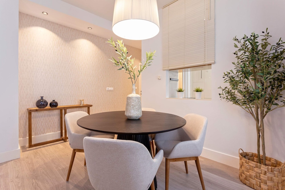 Bright Apartment in Granada Varela