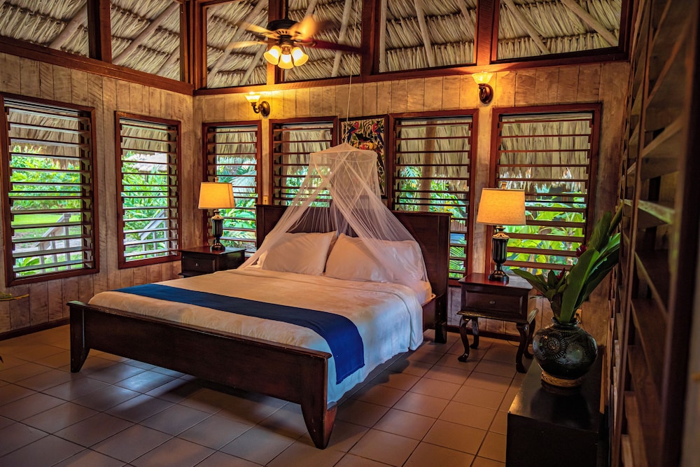 Chan Chich Lodge
