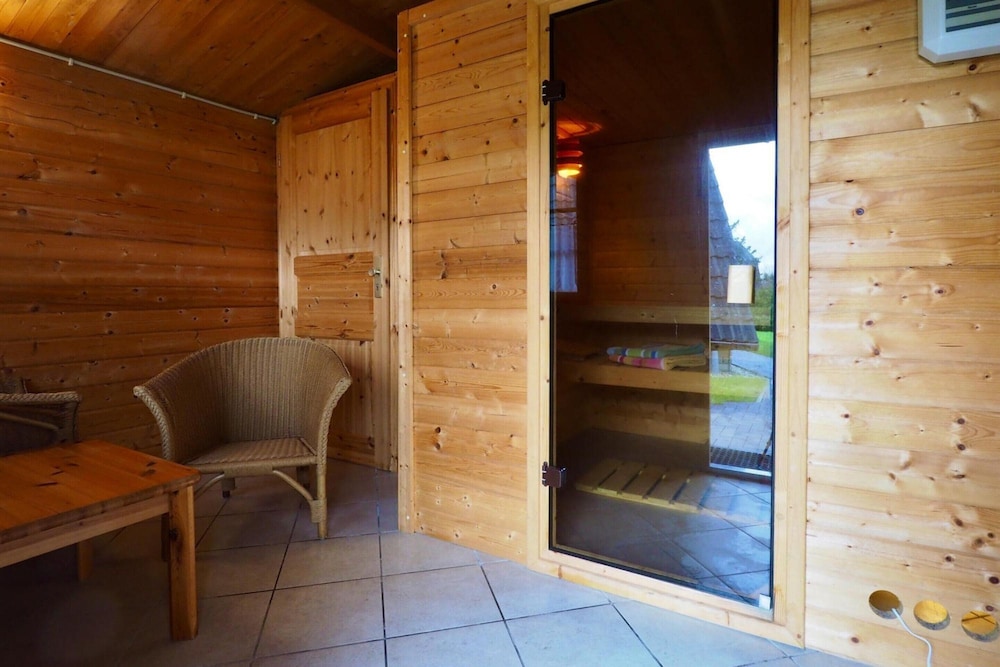 Ferienhaus mit Sauna in Burhave