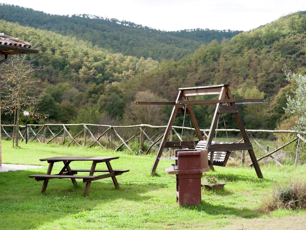 Farmhouse Near Lake Trasimeno With Pool photo 5