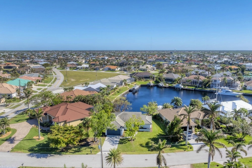 Punta Gorda 3-Bedroom Canalfront Vacation Home with Dock 3 Home