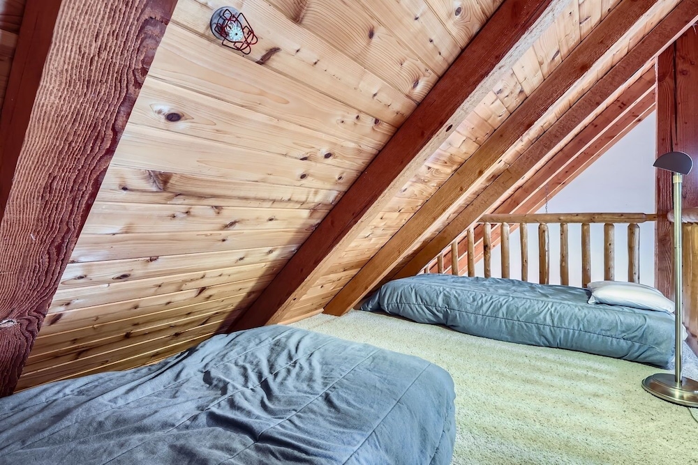 6 Cabin In The Pines 3 Bedroom Home