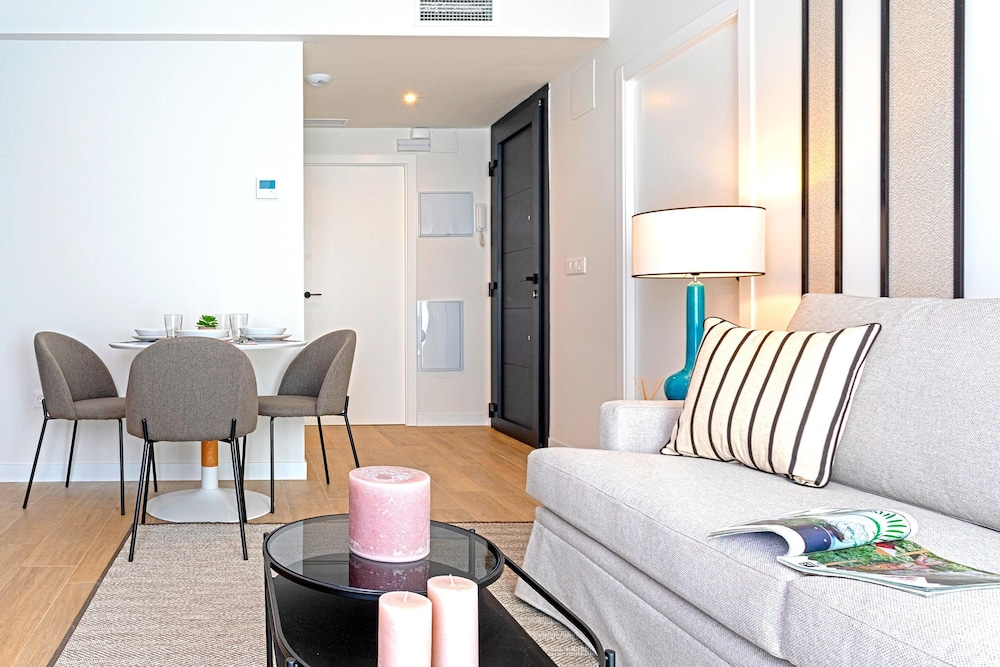 Apartment Adapted for Disabled With 2 Terraces Pool and Parking Arruzafa IV