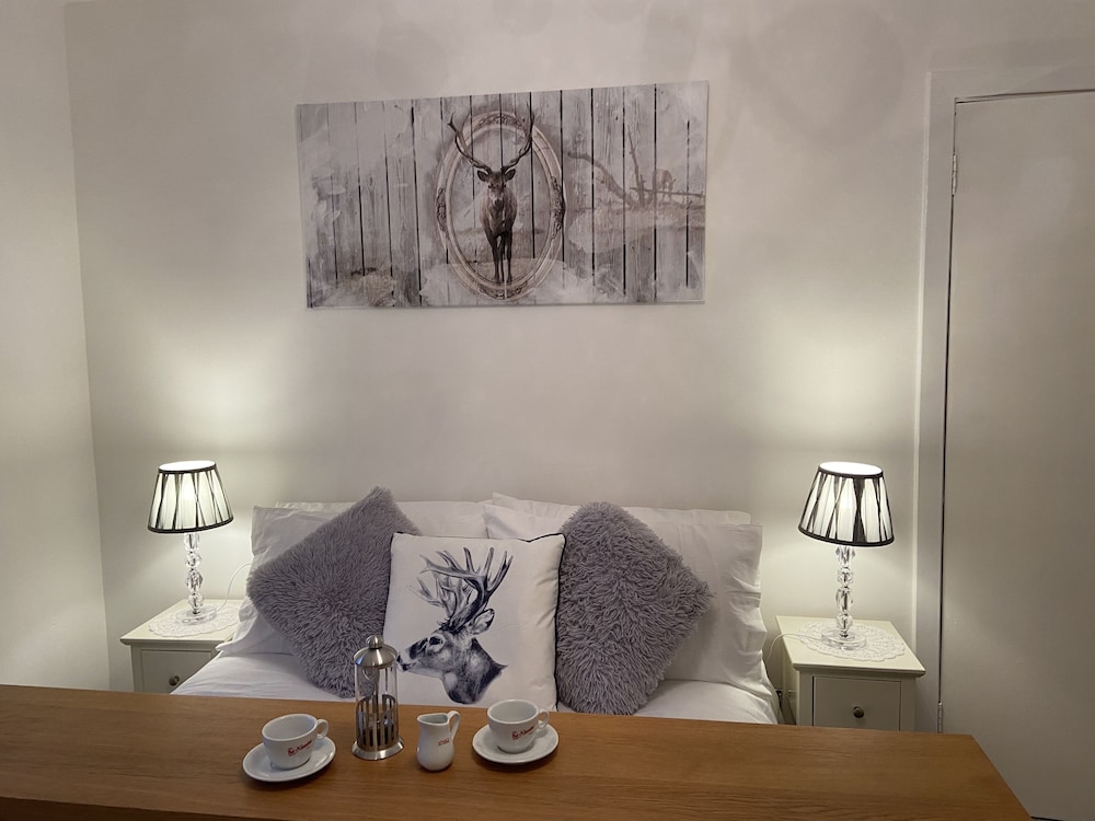 Historic Old Town 2 Bed Ground Floor Apartment view 2