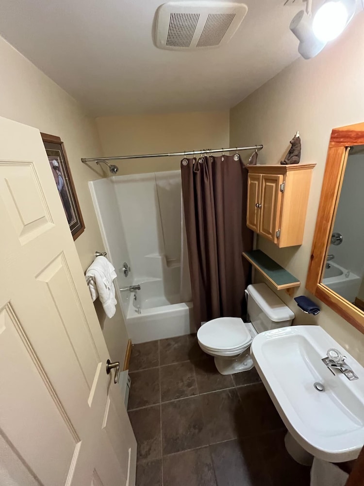Camp 4 #7: 2 Bedrooms, 2.5 Baths: Slope Side, Gas Fireplace