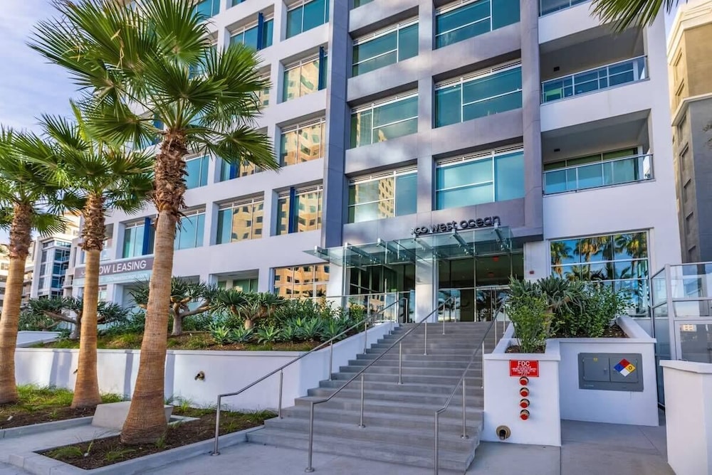 @ Marbella Lane - Grand 2BR w/ Beach & Ocean Views