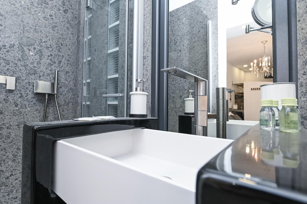 The Essential - Trastevere Design Studio