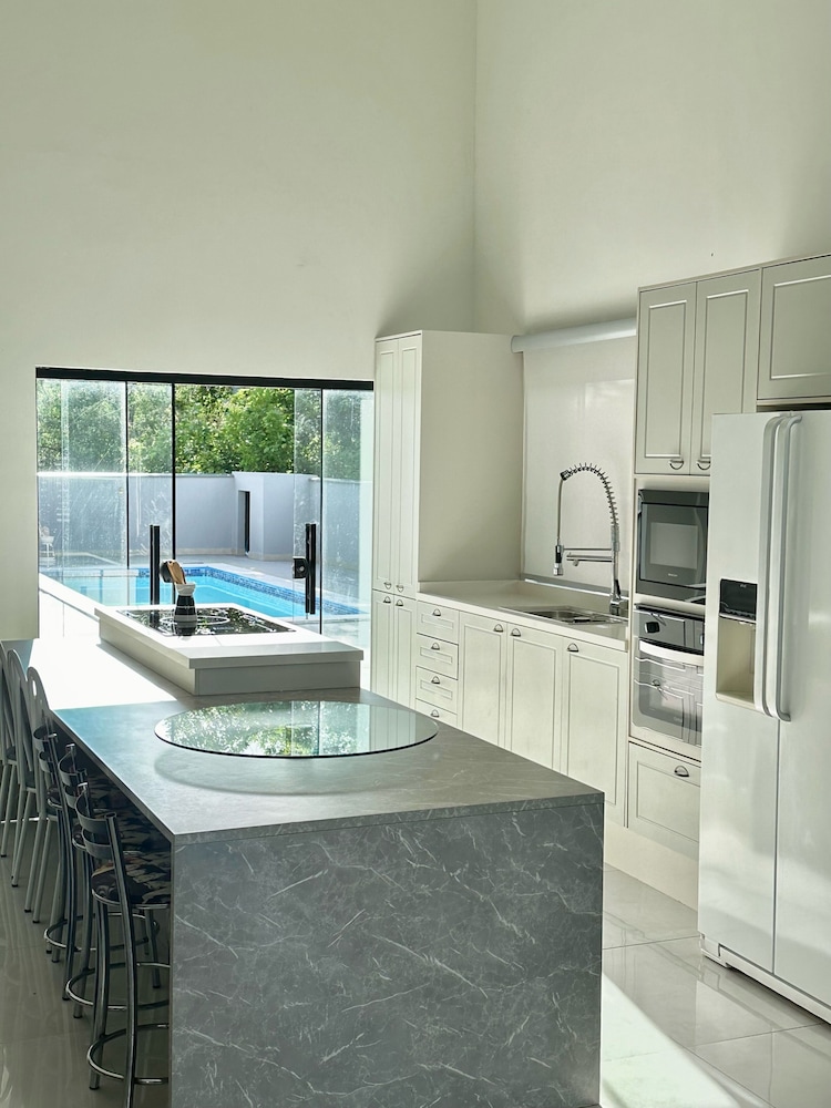Casa luxuosa De Piscina e Hidromassagem