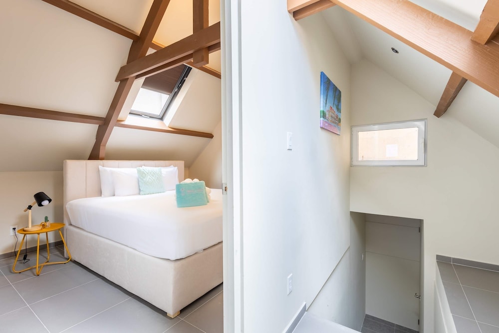 Bright Historic Loft in the Heart of Willemstad
