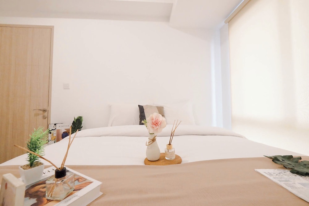 Basic 2Br Apartment Near Tokyo Hub At Tokyo Riverside Pik 2