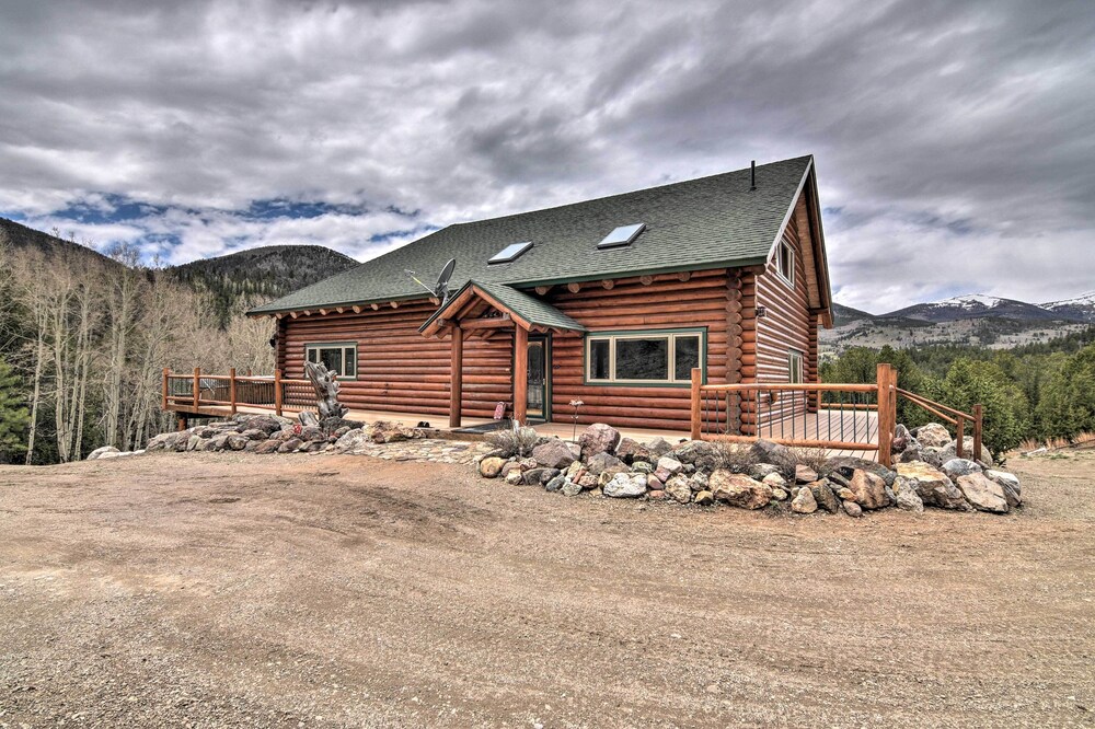 Spacious, Luxe Cabin w/ Mtn Views, Sauna & More! view 2