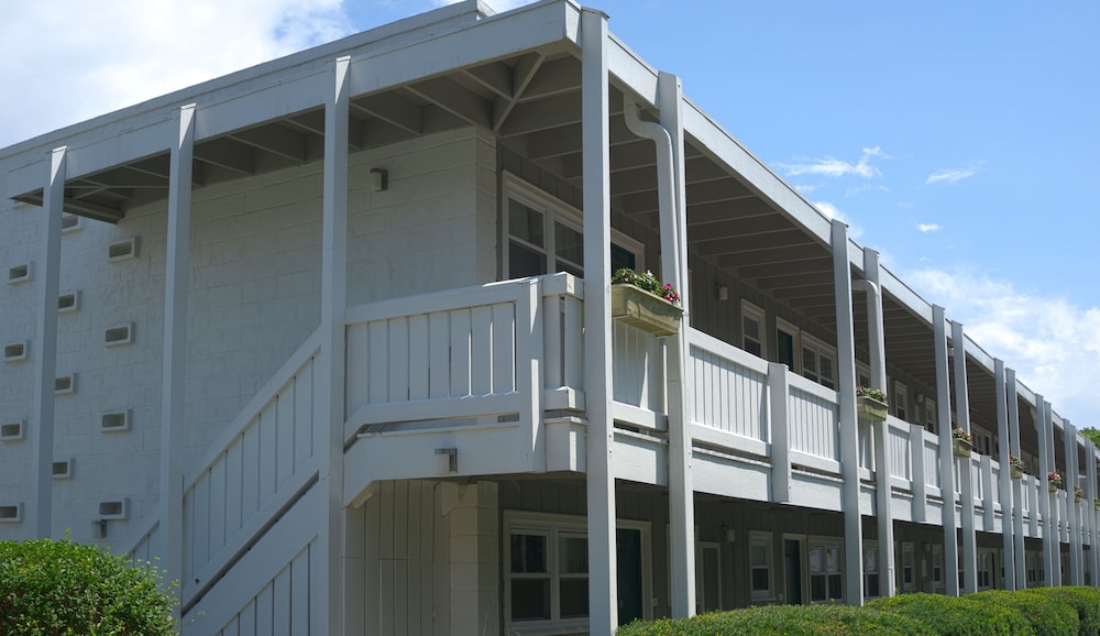 East Hampton House Resort