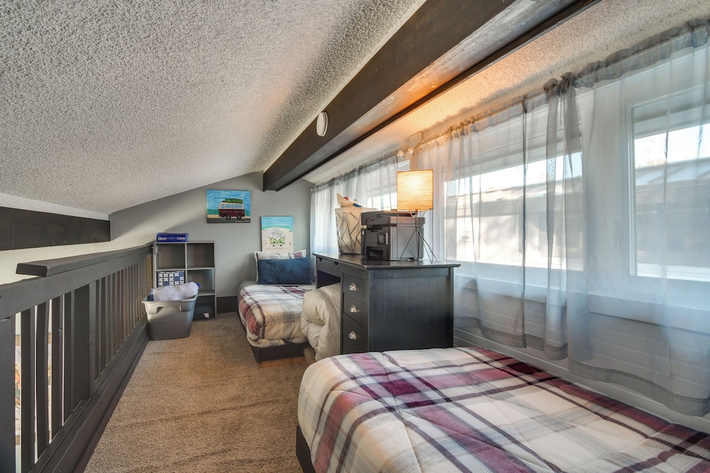 1/2 Mi to Peak 8 Superchairs Snow! New Breck Condo