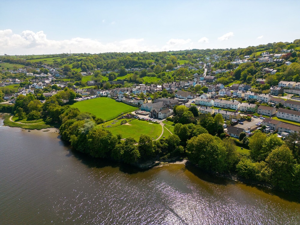 Teifi Villa