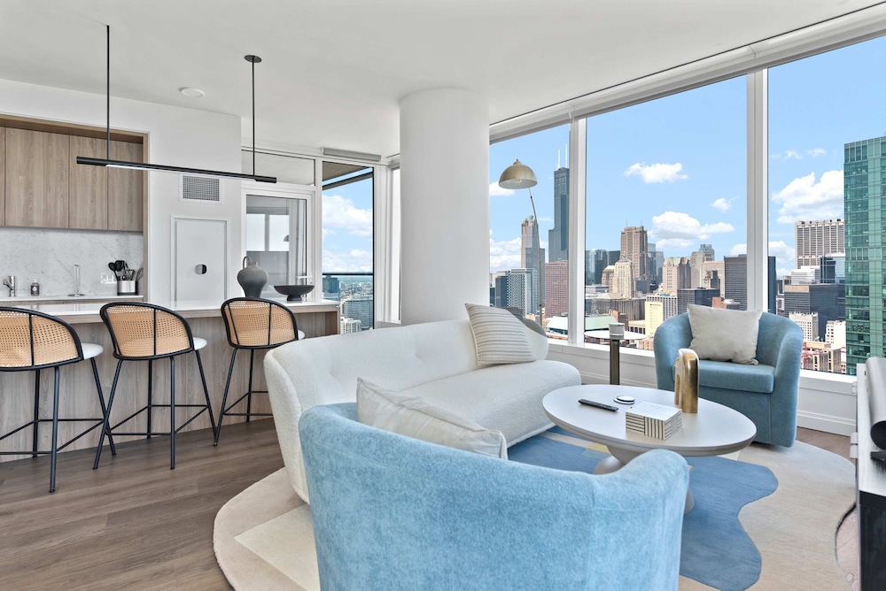 Panoramic Lake Views Premier Amenities for Groups