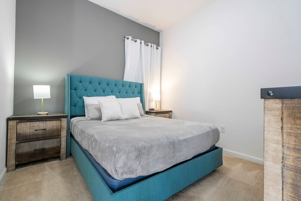 Spacious 12br Family Villa Near Disney Bella Vida
