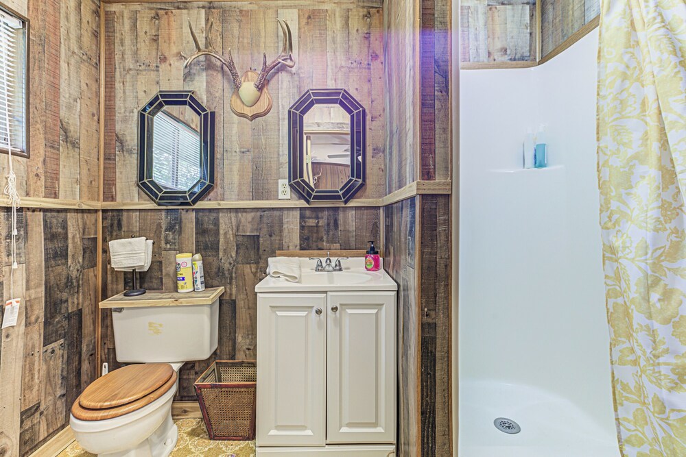 Kingsland Duo 2 Cottages in 1 w/ Lakeview! - Property Image 15