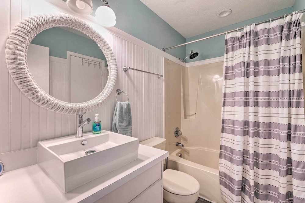 Steps to the Beach: PCB Condo w/ Balcony!