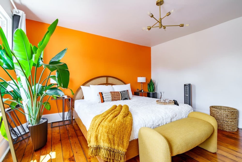 Prime Location Top Rated Clean Parking Free