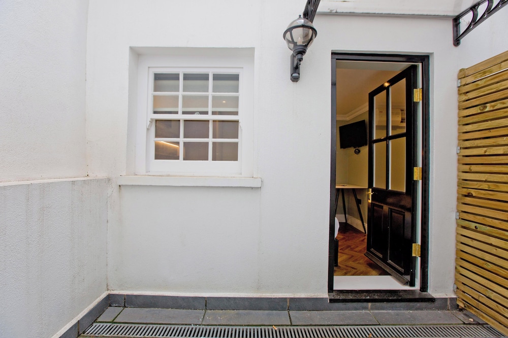 Imperial York Street Apartments