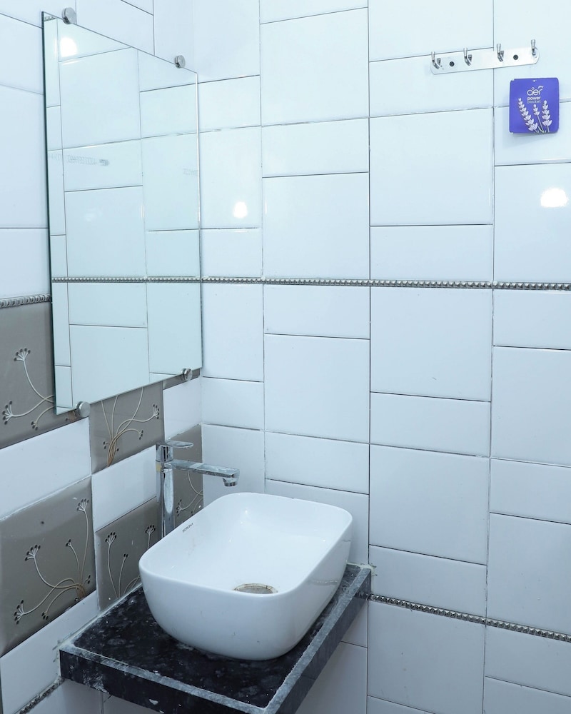 Hotel Devanshri Rooms & Restaurant