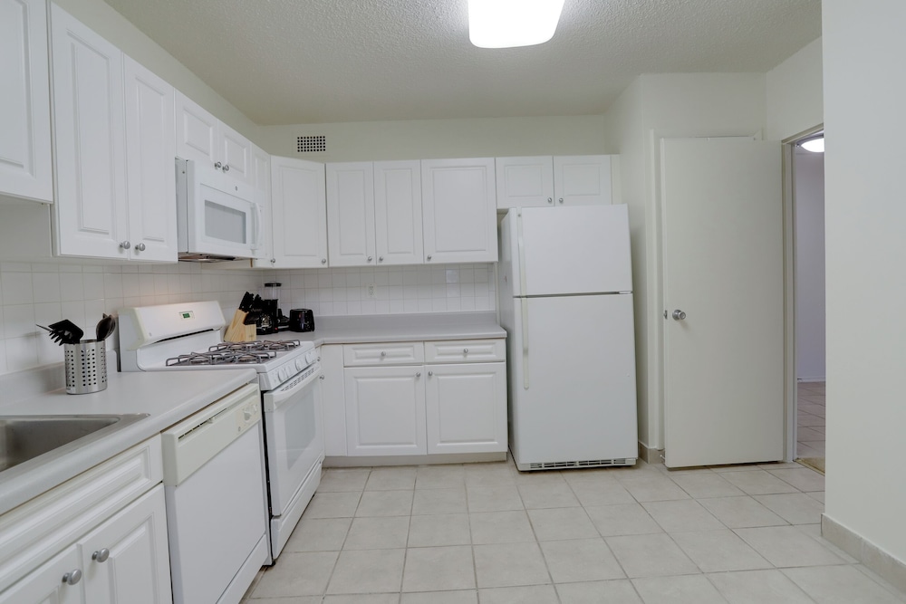 Prime Crystal City Apartments
