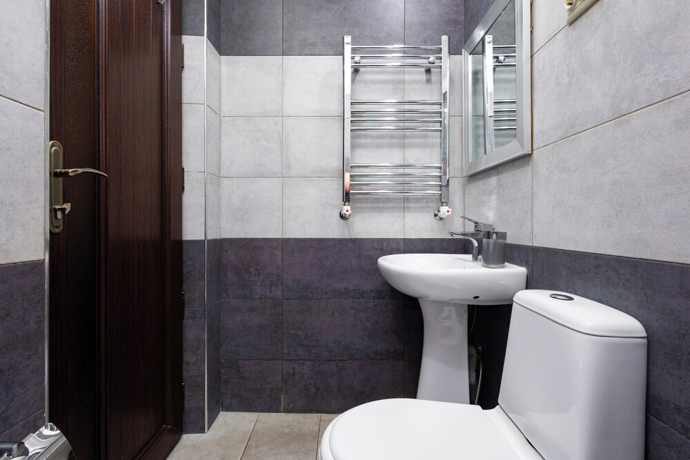 Apartments by Luxe Group AM713