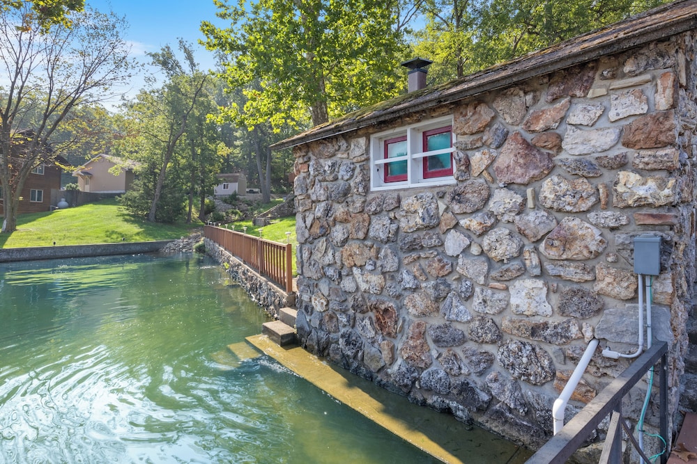 Lakefront Oasis With Skylights & Covered Boat Slip For Extra Adventure