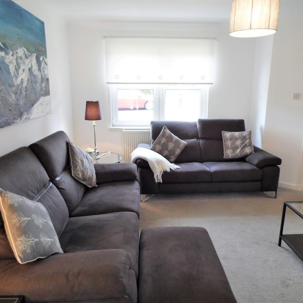 Brambling House - Carnbroe