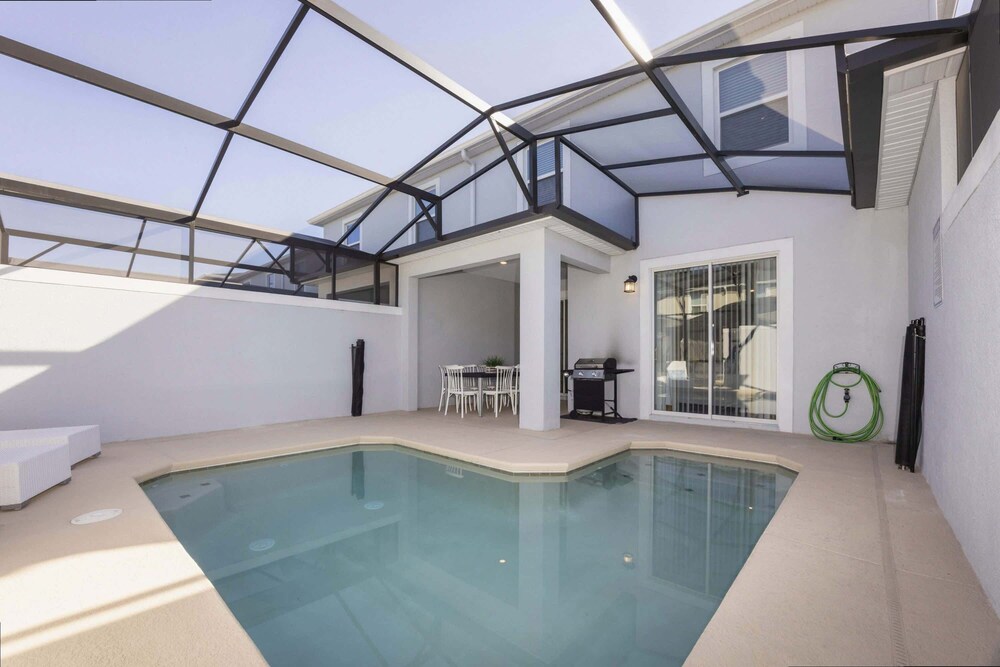 Stunning 4Bd Near Disney w Pool Storey Lake 4369