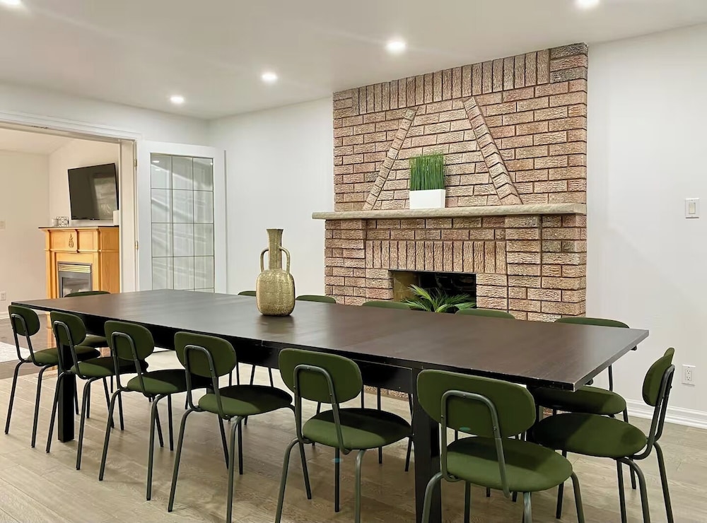 Vibrant City Retreat