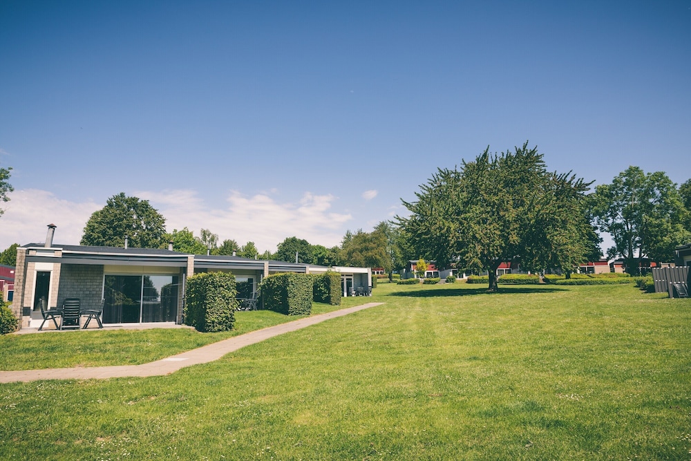 Cozy Bungalow Sauna Valkenburg