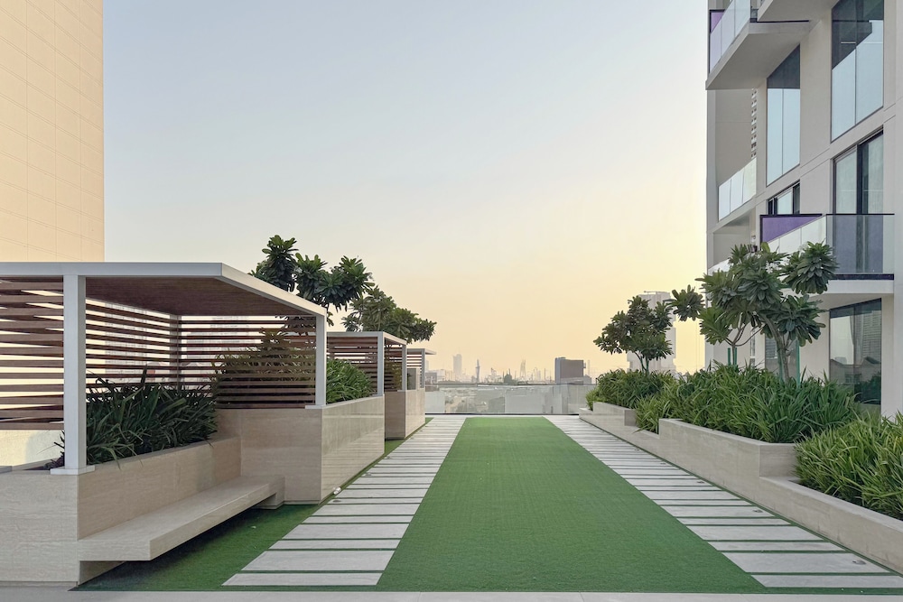 PVH - City View 1BR - Binghatti House